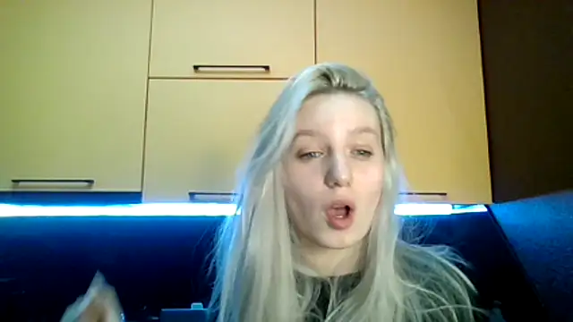 Glowing Jessica online show from March 10, 2026, 6:24 pm