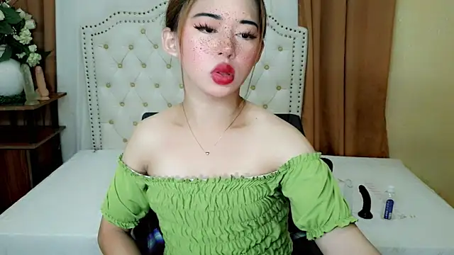 Snapshot of Seductive_sophie chatting on May 27, 2026, 3:36 am Seductive sophie online show from May 27, 2026, 3:36 am
