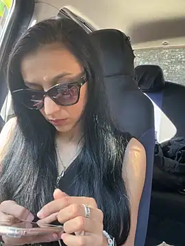 anamaria04 online show from April 4, 2026, 2:03 pm