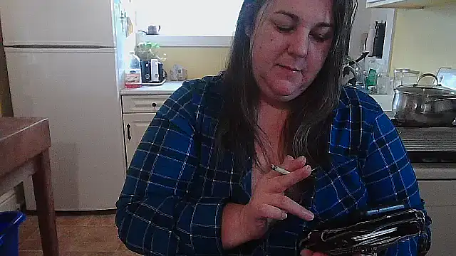 Snapshot of smalltowntrouble chatting on April 15, 2026, 1:40 pm smalltowntrouble online show from April 15, 2026, 1:40 pm