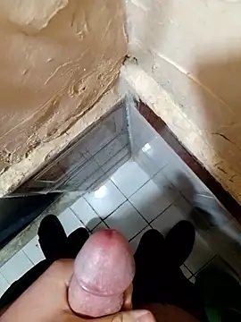 Snapshot of dzniyaak chatting on March 28, 2026, 10:20 pm dzniyaak online show from March 28, 2026, 10:20 pm