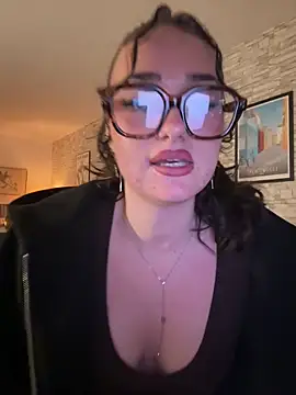 Claraaaaa06 online show from April 3, 2026, 7:34 pm