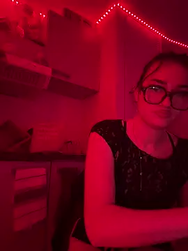 Claraaaaa06 online show from April 7, 2026, 7:14 pm