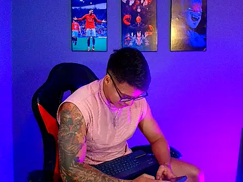 evan greey01 online show from April 17, 2026, 3:42 am