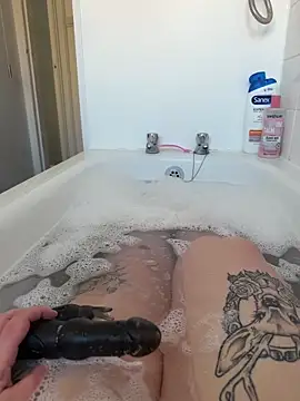 BeeMay22 online show from March 26, 2026, 12:33 pm