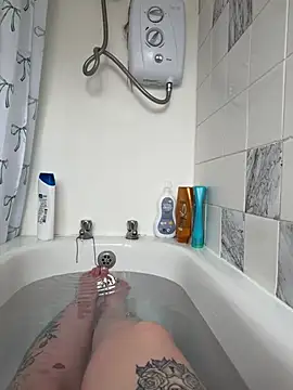 BeeMay22 online show from April 4, 2026, 12:35 pm