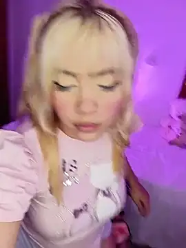 leeslyevanss online show from March 18, 2026, 5:21 am