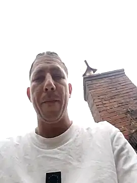 Snapshot of TitanNoir chatting on May 9, 2026, 9:58 am TitanNoir online show from May 9, 2026, 9:58 am