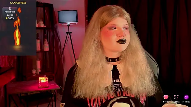 LilithNlsn online show from April 7, 2026, 12:33 am