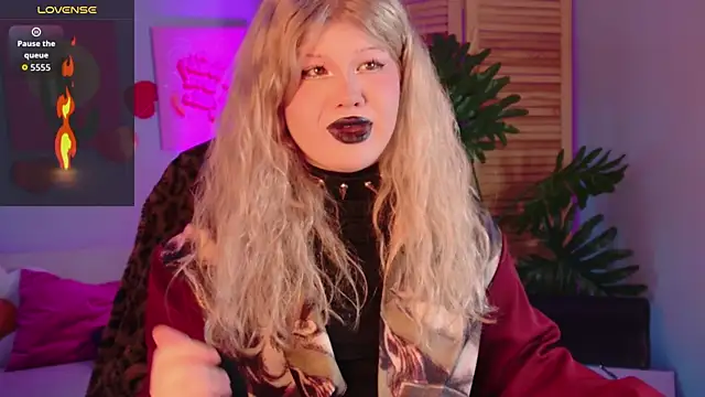 LilithNlsn online show from April 10, 2026, 12:16 am