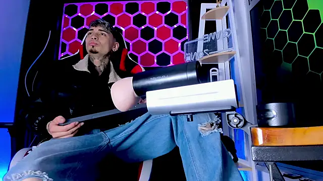 Max Hader  online show from March 21, 2026, 3:33 am