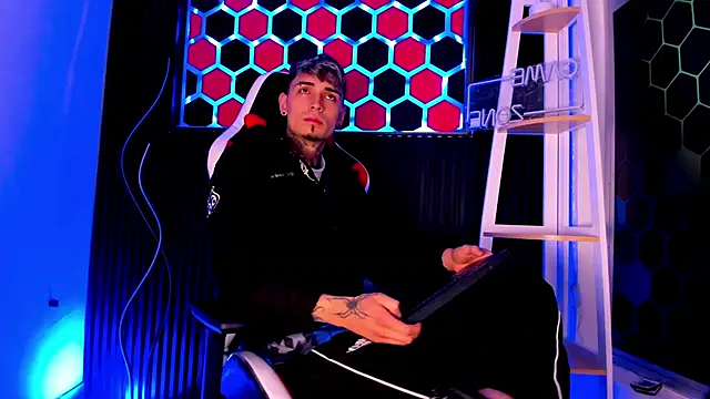 Max Hader  online show from April 13, 2026, 3:12 am