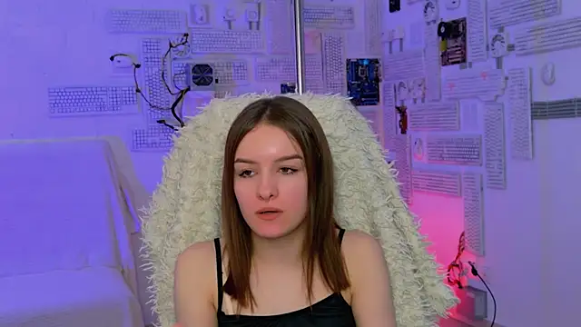 KellieBanshe online show from June 18, 2026, 4:35 am