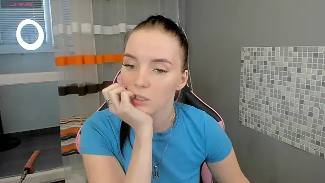 Snapshot of Mary_Blu chatting on February 22, 2025, 5:12 am Mary Blu online show from February 22, 2025, 5:12 am