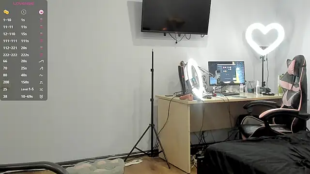 Snapshot of Mary_Blu chatting on October 10, 2025, 10:03 am Mary Blu online show from October 10, 2025, 10:03 am