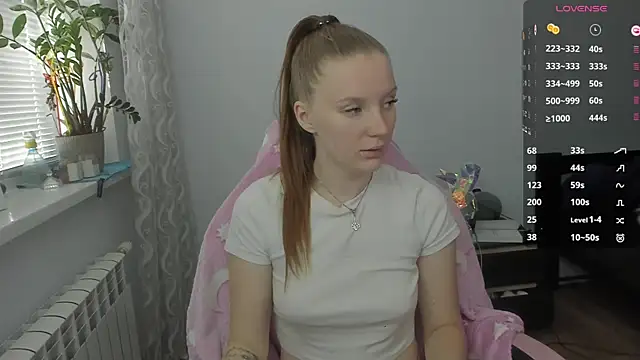 Snapshot of Mary_Blu chatting on October 31, 2025, 9:54 am Mary Blu online show from October 31, 2025, 9:54 am