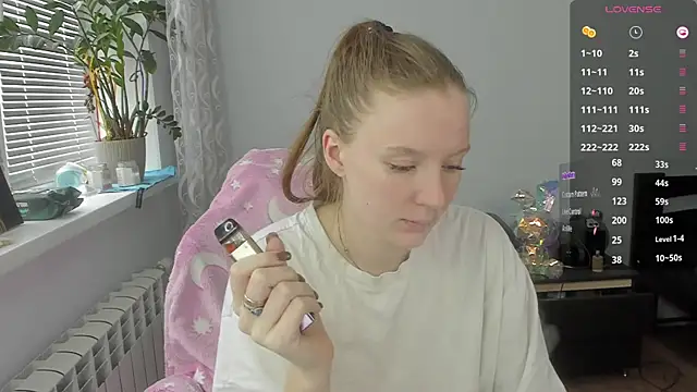 Snapshot of Mary_Blu chatting on November 20, 2025, 10:26 am Mary Blu online show from November 20, 2025, 10:26 am