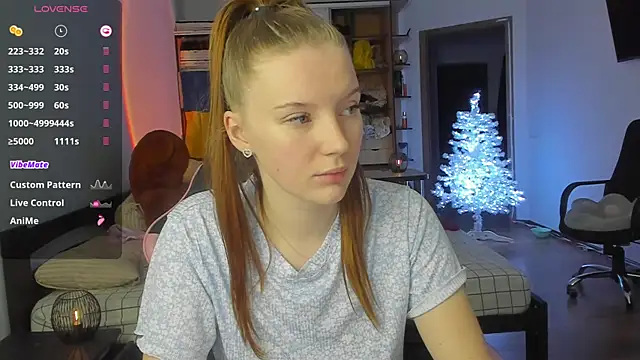 Snapshot of Mary_Blu chatting on December 19, 2025, 11:06 am Mary Blu online show from December 19, 2025, 11:06 am