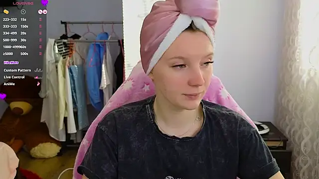 Mary Blu online show from April 7, 2026, 3:51 am