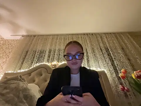 Maria Smitt online show from March 10, 2026, 5:18 pm