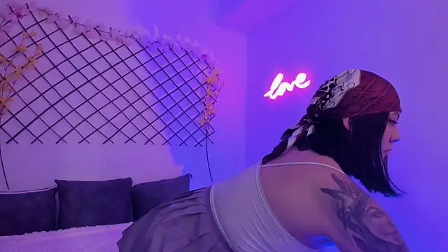 Snapshot of lola_xxperience chatting on March 6, 2026, 2:13 pm lola xxperience online show from March 6, 2026, 2:13 pm