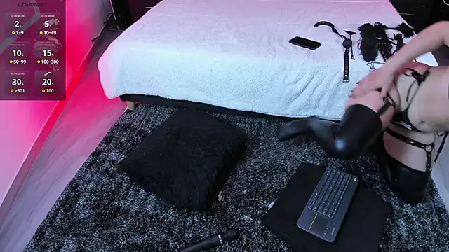 Eirynraven online show from March 12, 2026, 11:49 am