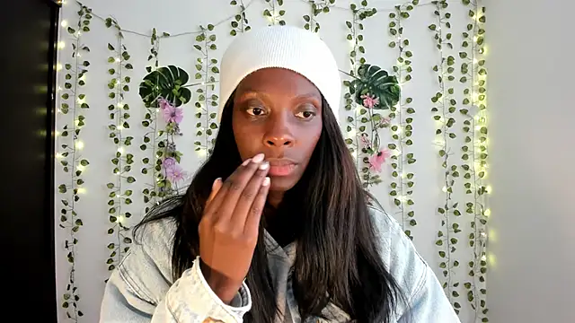 yoursweetsin16 online show from April 23, 2026, 2:52 pm