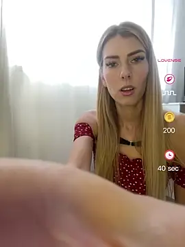 SoniaXOXO online show from April 26, 2026, 12:14 pm