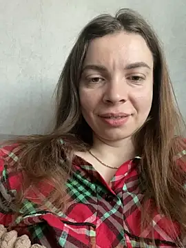 Luna2547 online show from April 7, 2026, 4:13 am