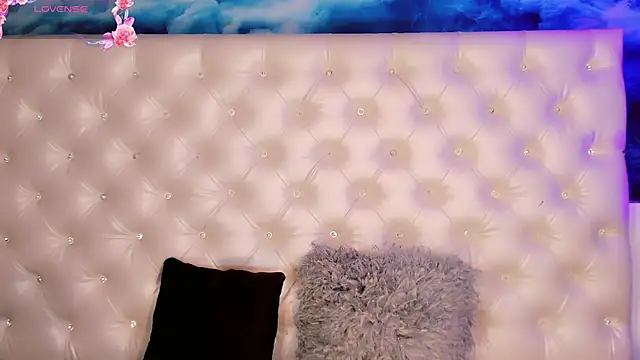 Snapshot of Valentiina_Foxx chatting on June 24, 2026, 10:14 am Valentiina Foxx online show from June 24, 2026, 10:14 am