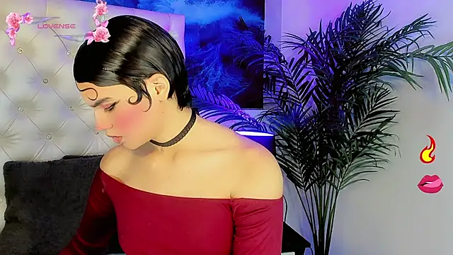 Snapshot of Valentiina_Foxx chatting on July 17, 2026, 10:11 am Valentiina Foxx online show from July 17, 2026, 10:11 am