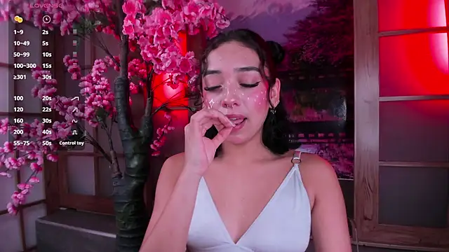 foxy hannah online show from April 9, 2026, 6:13 pm