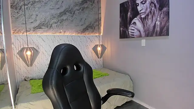 Esmeralda  18 online show from April 21, 2026, 7:50 pm