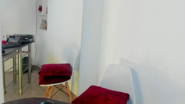 jaade doll online show from April 18, 2026, 7:58 pm