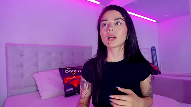 Vanessa cruz 18 online show from March 24, 2026, 9:20 pm