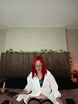 MarianaaMonsalve online show from March 4, 2026, 7:31 pm