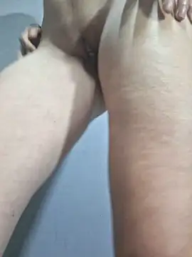 Minike75 online show from March 23, 2026, 11:31 pm