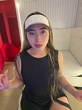 ManuelaVeeleez online show from April 18, 2026, 4:16 am