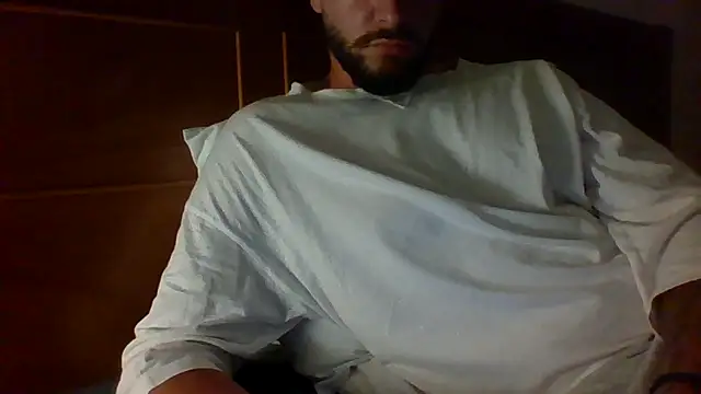 Snapshot of freetom31 chatting on April 14, 2026, 10:32 am freetom31 online show from April 14, 2026, 10:32 am