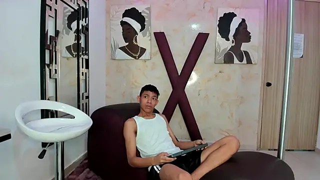SKINNY BOYXXX online show from April 16, 2026, 7:20 am