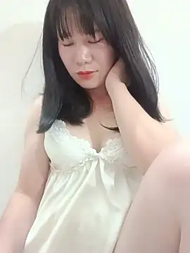 Snapshot of Bondgirl_9 chatting on August 2, 2026, 5:44 pm Bondgirl 9 online show from August 2, 2026, 5:44 pm