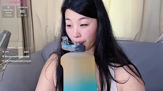 Tavie1744 online show from June 5, 2026, 7:03 am