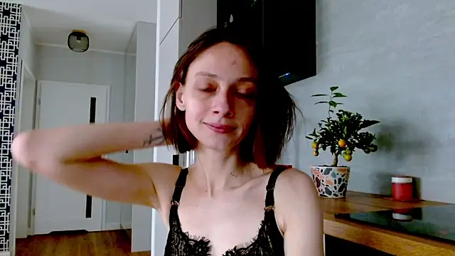 misssweet online show from June 4, 2026, 9:48 am