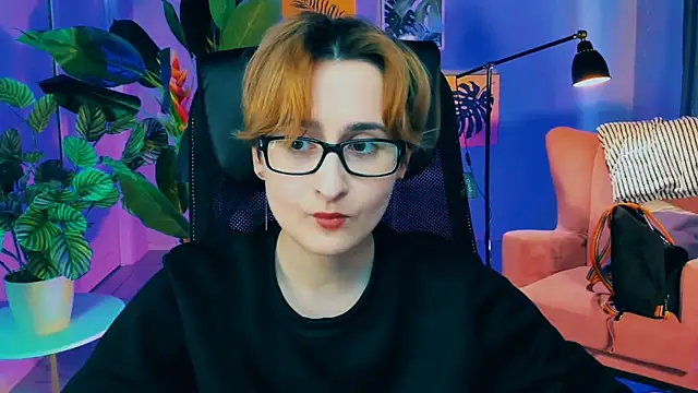 LixeLuna online show from April 24, 2026, 6:38 am