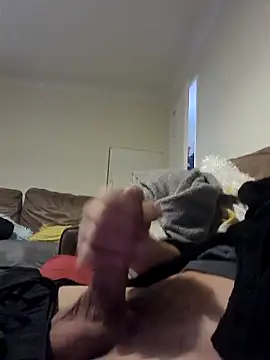 hulllad40 online show from March 7, 2026, 7:49 am