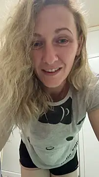 Secret Ladyx online show from April 18, 2026, 8:42 pm