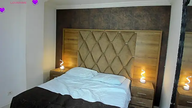 CristineRain online show from April 17, 2026, 4:48 am