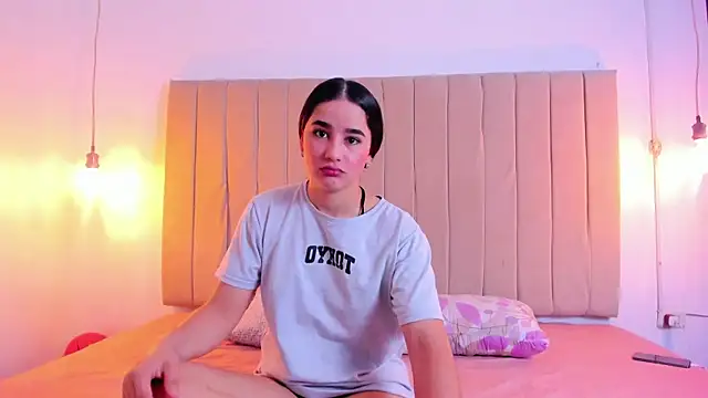 karina foxi online show from March 18, 2026, 1:14 pm