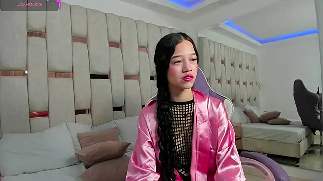 georgina kloss  online show from March 31, 2026, 5:24 pm