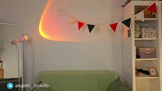 Snapshot of look_angelic chatting on June 3, 2026, 10:26 pm look angelic online show from June 3, 2026, 10:26 pm